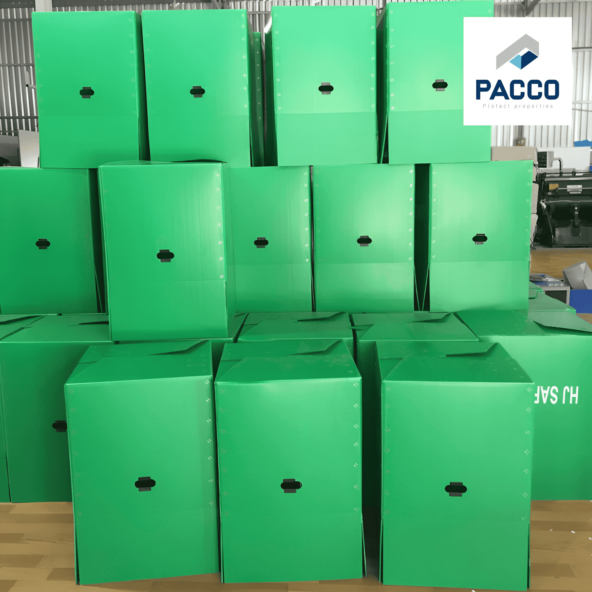 Pacco Việt Nam là đơn vị chuyên gia công thùng nhựa Danpla chất lượng cao